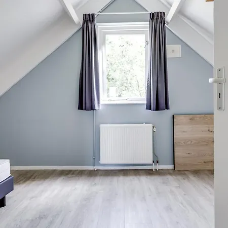 Holiday home 4 - Persoons Lakeside 47 Ewijk
