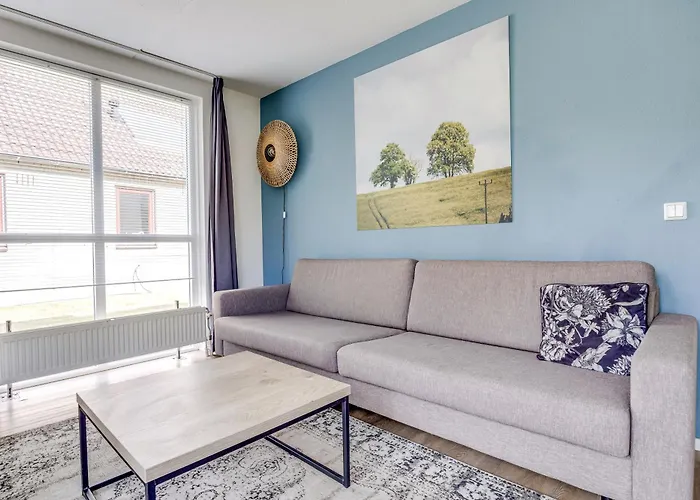 4 - Persoons Lakeside 47 *