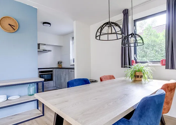 4 - Persoons Lakeside 47 بيت للعطل