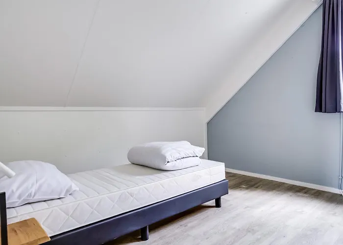 4 - Persoons Lakeside 47